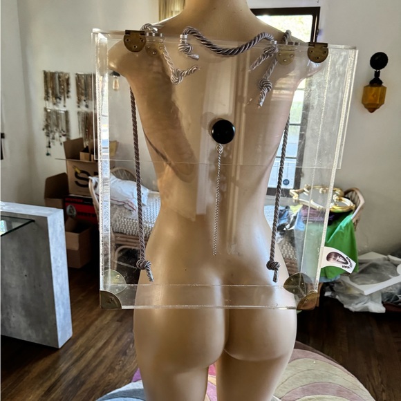 SO RARE!! Transparent vinyl rectangular shaped backpack - Picture 4 of 11